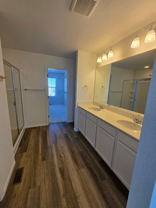 Building Photo - ALL PROSPECTIVE TENANTS MUST SUBMIT A $58 NON-REFUNDABLE APPLICATION FEE PER APPLICANT ONLINE AND...