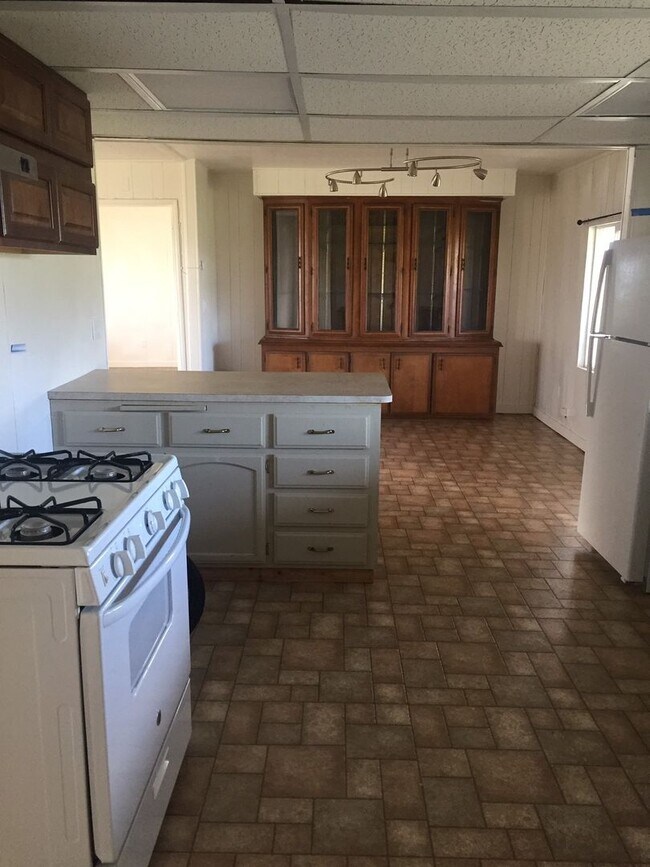 Primary Photo - 1616 Cornelius Ave