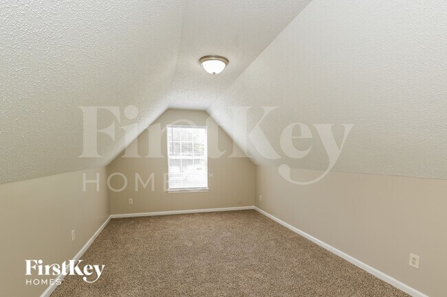 Building Photo - 1173 Round Table Ln