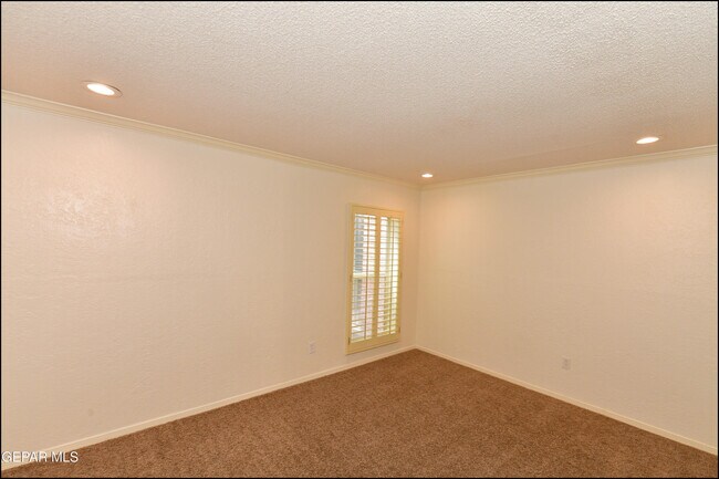 Building Photo - 4433 N Stanton St