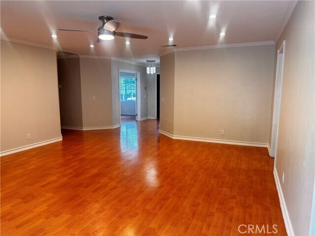 Building Photo - 925 Royal Oaks Dr