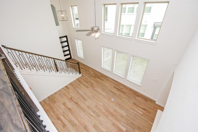 Building Photo - 2526 Seedling St