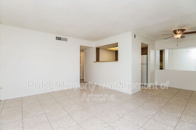 Building Photo - 616 S Hardy Dr