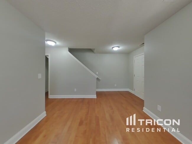 Building Photo - 2203 Ballingarry Dr