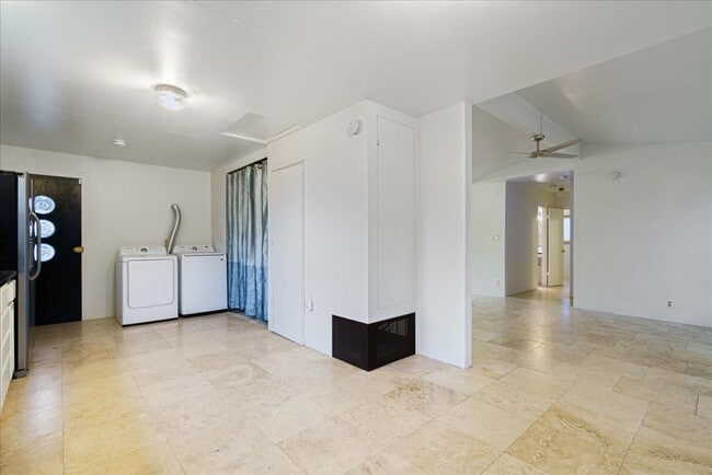 Building Photo - Amazing lot, this 2 bedroom home is updated and move in ready! A must see!