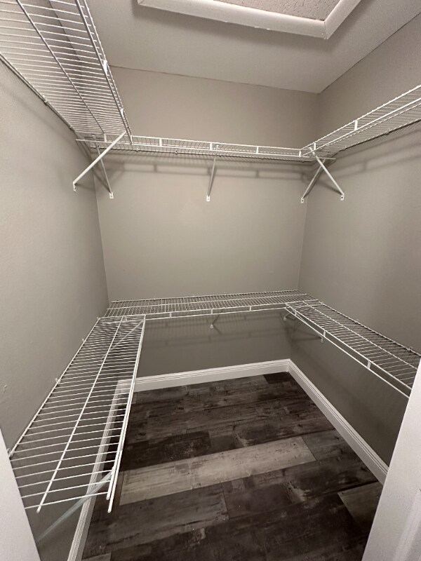 Building Photo - 2890 N Oakland Forest Dr