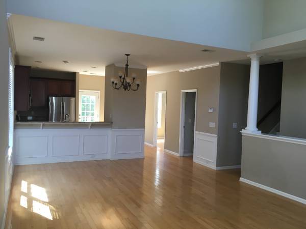 Building Photo - 2928 Woodland Park Dr