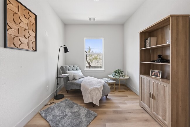 Building Photo - 975 Highland Lgt Ln