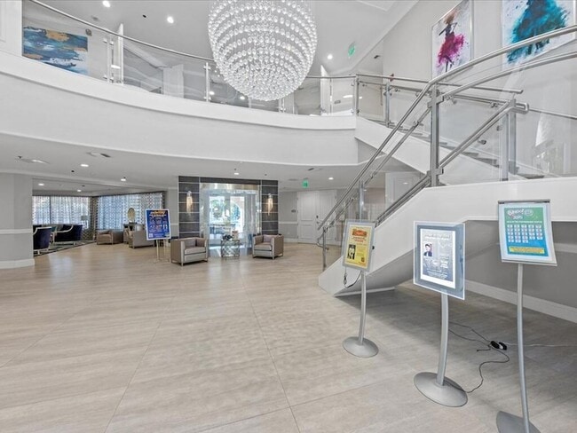 Building Photo - 5415 Verona Dr