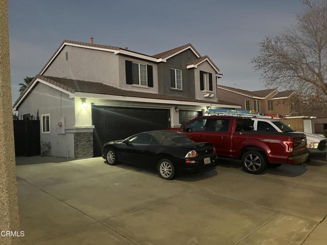 Building Photo - 209 Fantasy St