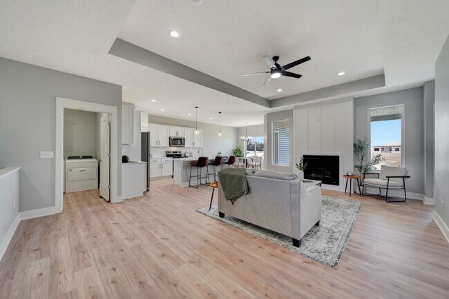Building Photo - 8605 Highview Cir