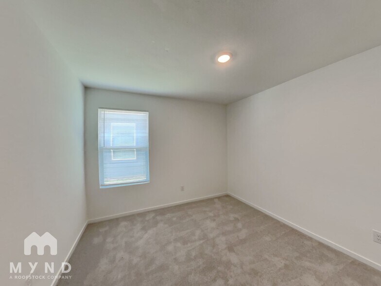Building Photo - 242 Willow Wy