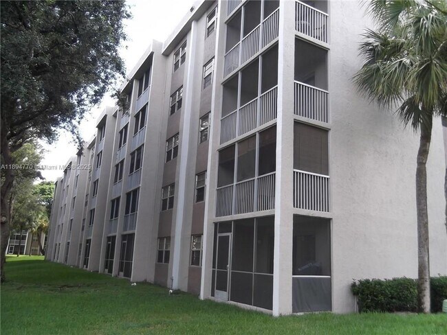 Building Photo - 1200 NW 87th Ave
