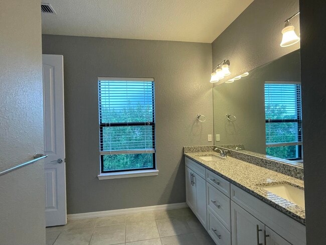 Building Photo - 4516 San Fratello Cir