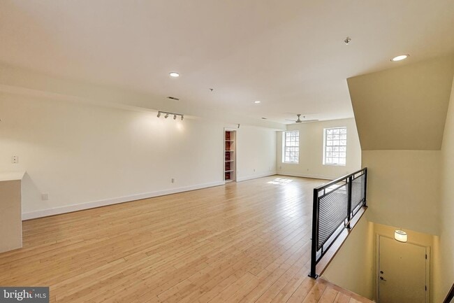 Building Photo - 1129 Columbia Rd NW