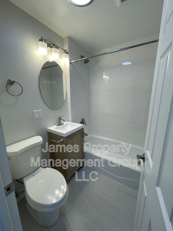 Building Photo - 3607 W Le Moyne St