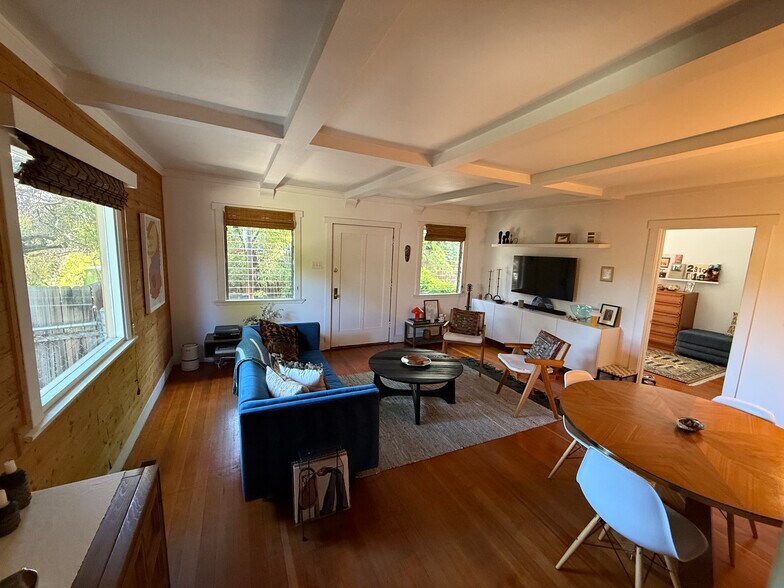 Living Room view from kitchen (wide angle) - 2343 Yosemite Dr