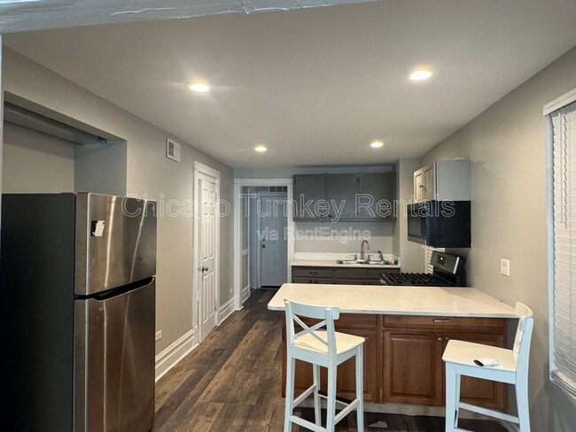 Building Photo - 2320 W 23rd St