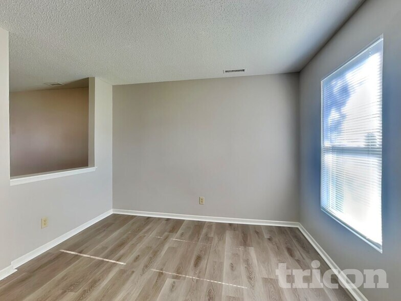Building Photo - 2168 Olympia Dr