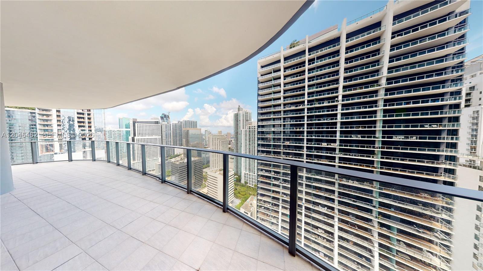 Building Photo - 1000 Brickell Plz