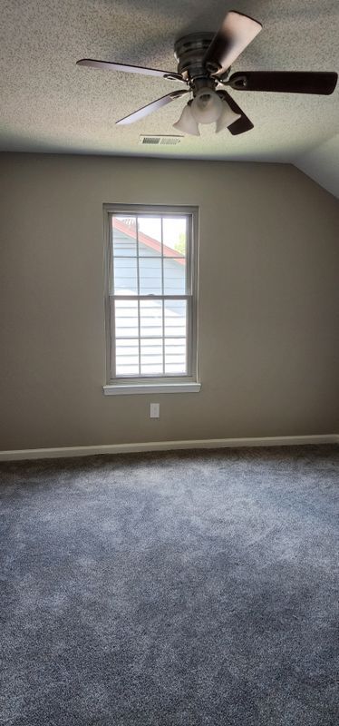 Building Photo - 5566 Kentwood Dr
