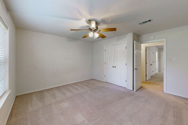 Building Photo - Charming Countryside 2-Bed Oasis with Cozy Fireplace on Clay Pit Road