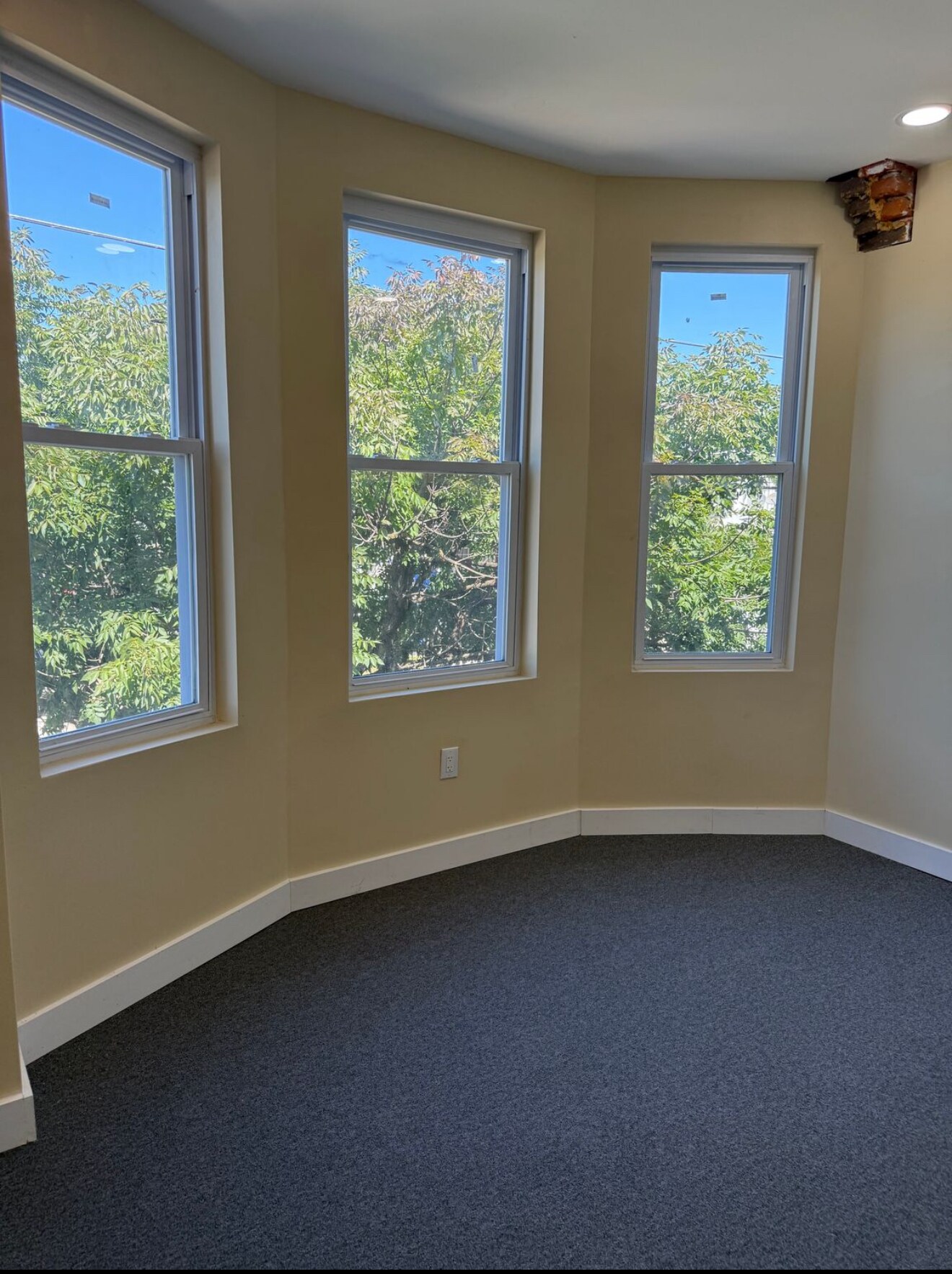 Building Photo - 6040 Kingsessing Ave