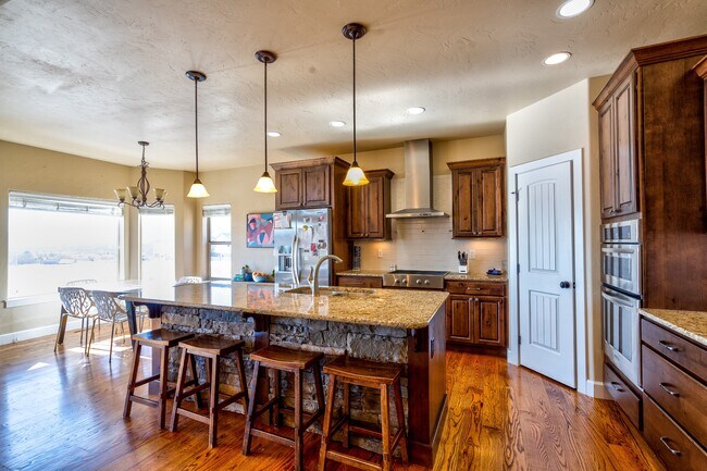 Building Photo - 1085 Diamond Rim Dr