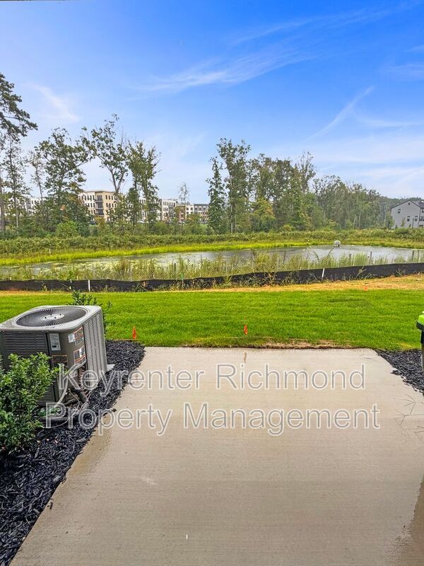 Building Photo - 1025 Arborway Ln