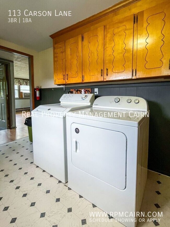 Building Photo - Three Bedrooms, One Bath Off Rt 130