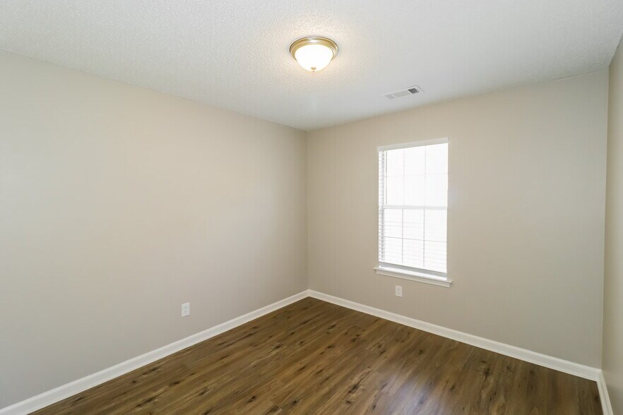 Building Photo - 6899 Gallop Dr