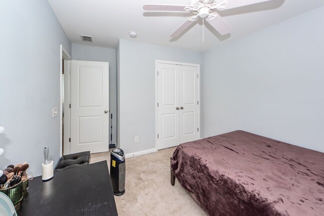 Building Photo - 3 Bedroom 2.5 Bath Single Family Home in W...