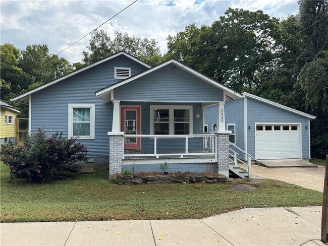 Primary Photo - 320 S Washington Ave