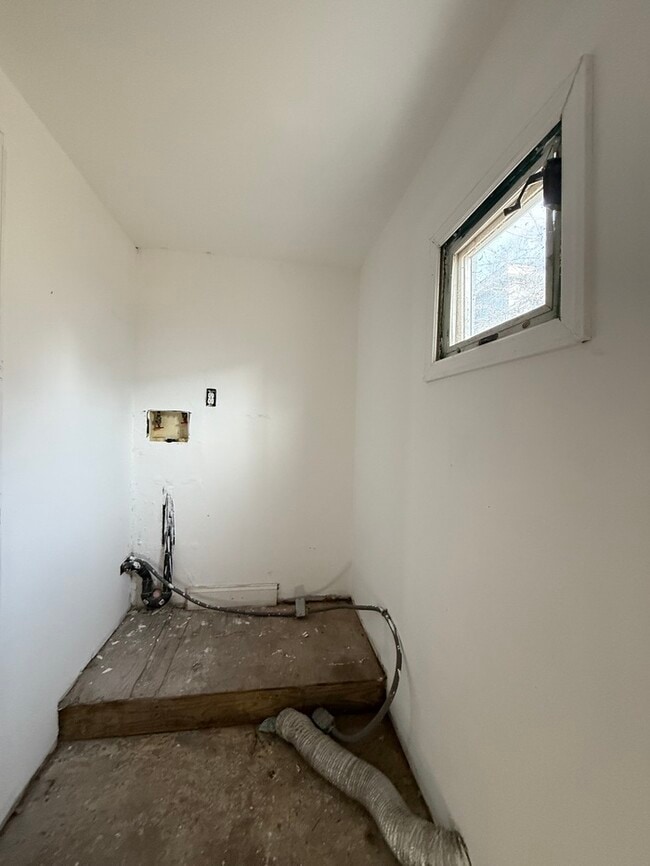 Building Photo - 519 Graff Ln