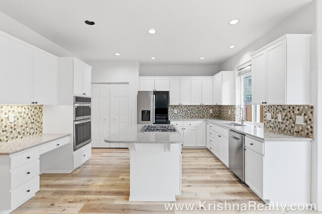 Building Photo - Beautiful 4 BD | 2.5 BA | Single-Family Home in Orenco Gardens | Charming Home in a Quiet Hillsbo...