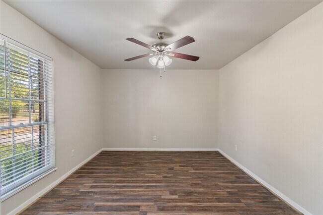 Building Photo - 17923 Beaver Creek Dr
