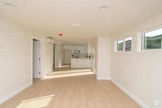 Building Photo - ***OPEN HOUSE SUNDAY APRIL 27, 2025 from 5...