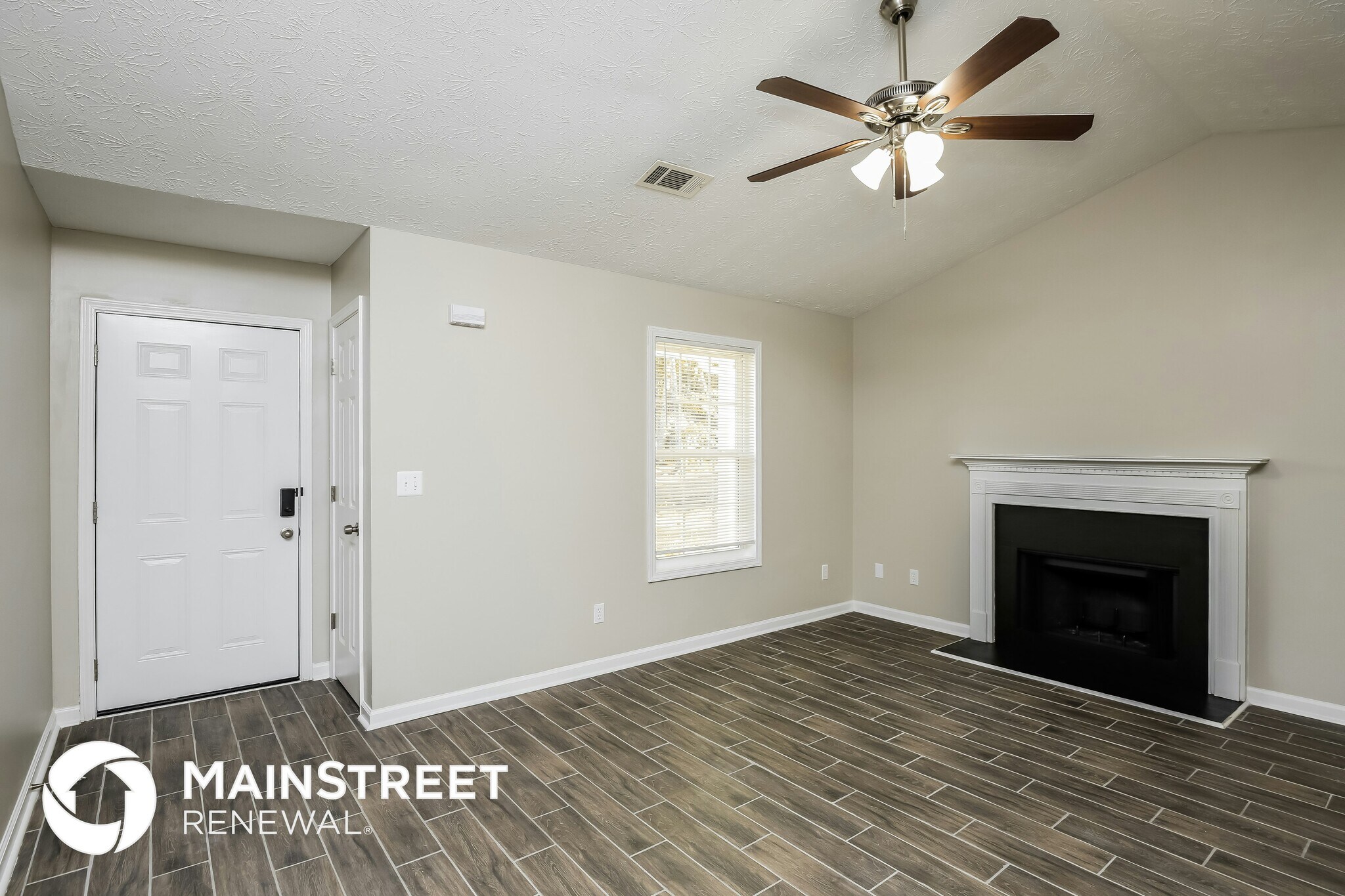 Building Photo - 420 Foxdale Rd