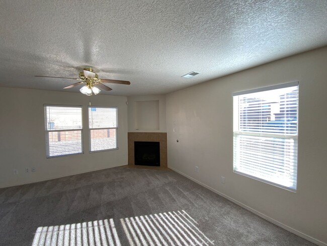 Building Photo - 3 Bedroom Home Near Unser Blvd SW & Tower ...