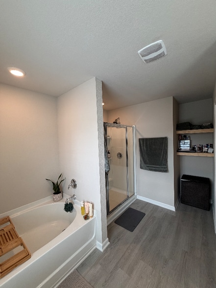 Building Photo - 24570 Broken Sound LP