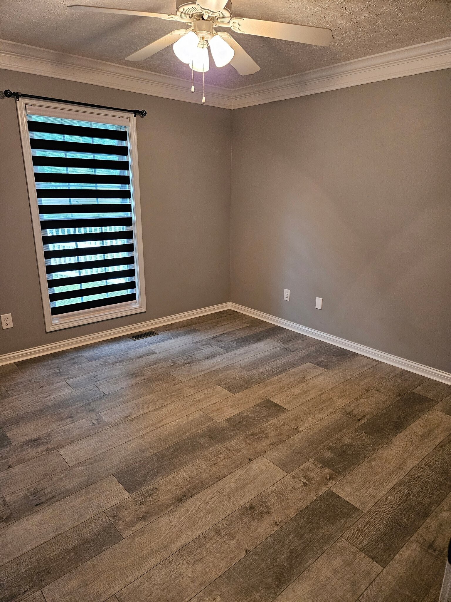 Building Photo - 19 Strawberry Cir