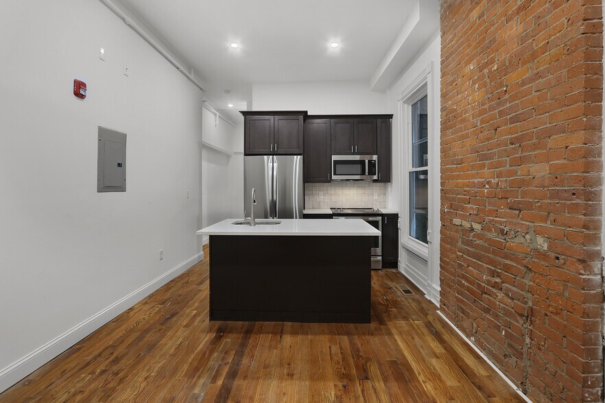 Kitchen & Living Room - 57 Trumbull St