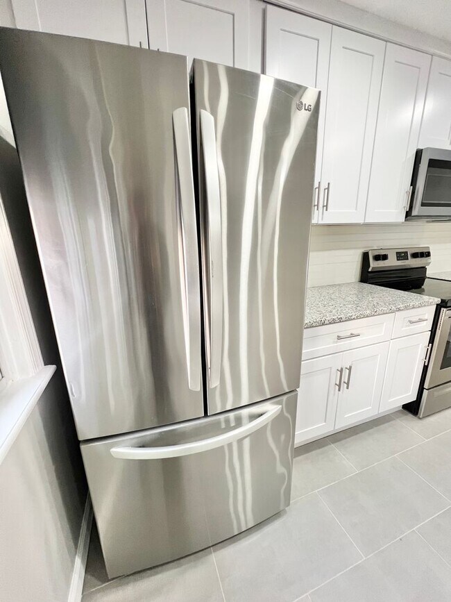 Building Photo - Meridian Apartments