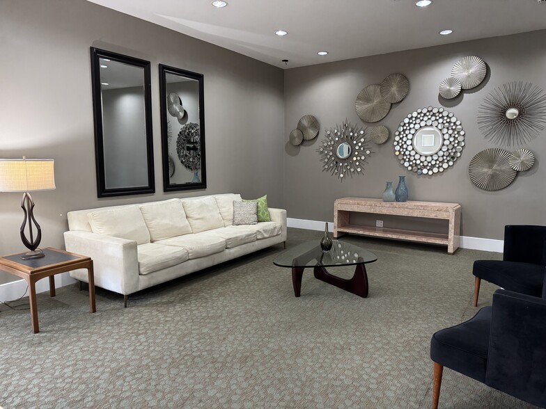 Building Photo - 7441 Wayne Ave