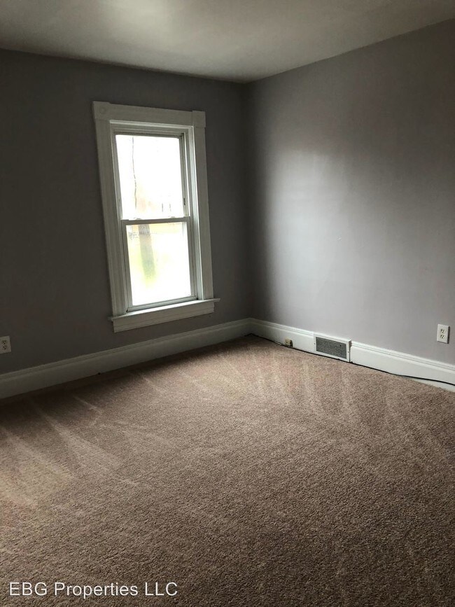 Building Photo - 3 br, 1 bath House - 615 3rd St.