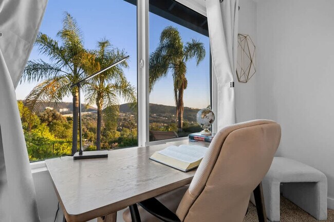 Building Photo - 9737 Benavente Pl