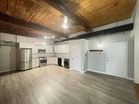 Building Photo - 471 Silver St