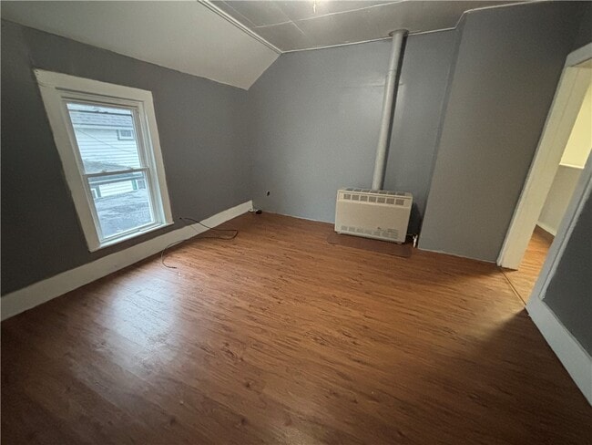 Building Photo - 240 Bridge St