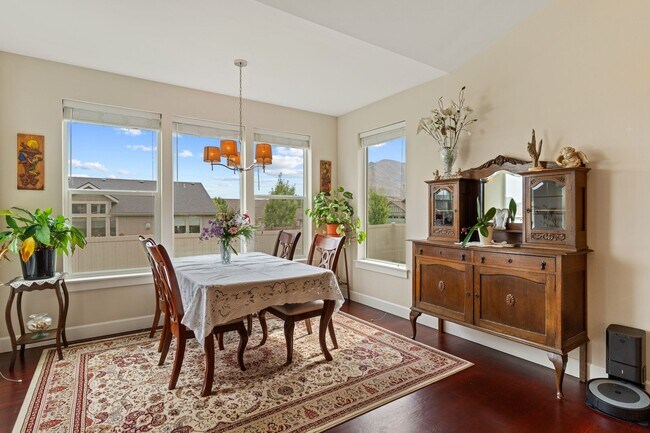 Building Photo - 3-bedroom, 2-bathroom home featuring an op...