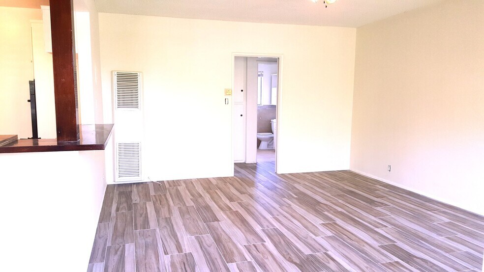 Building Photo - 1150 Manhattan Beach Blvd